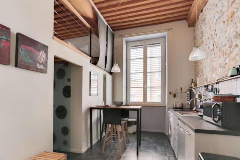 Appartamento Guestready - Charmant Loft Croix-Paquet Pour 2 Lione Esterno foto